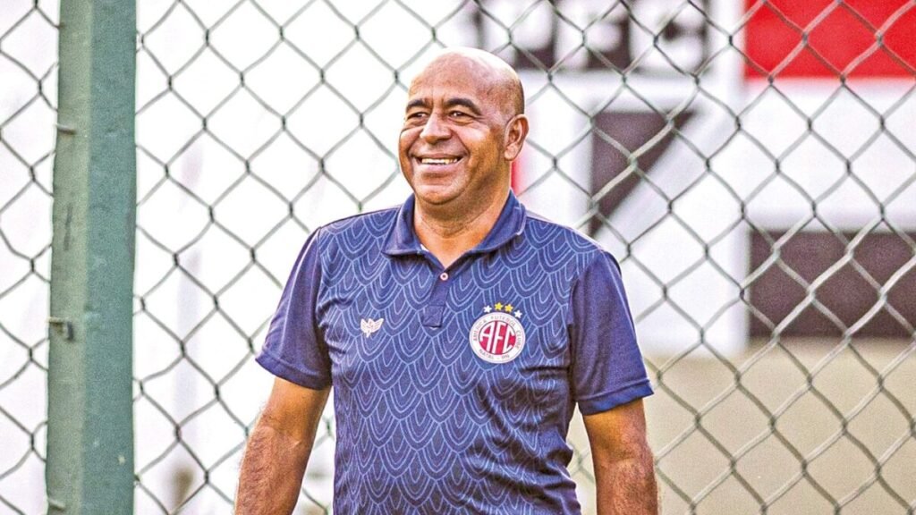 Carlos Moura deixa o América após quatro temporadas e clube reformula futebol