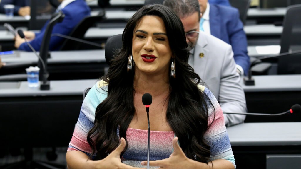 Ex-assessor acusa Thabatta Pimenta de rachadinha, intimidação e diz ter realizado serviços domésticos para a vereadora