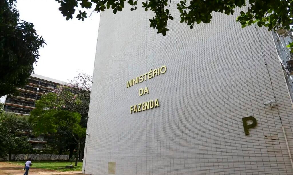 Governo reduz projeção do PIB para 2% em 2026 e 2,3% em 2027