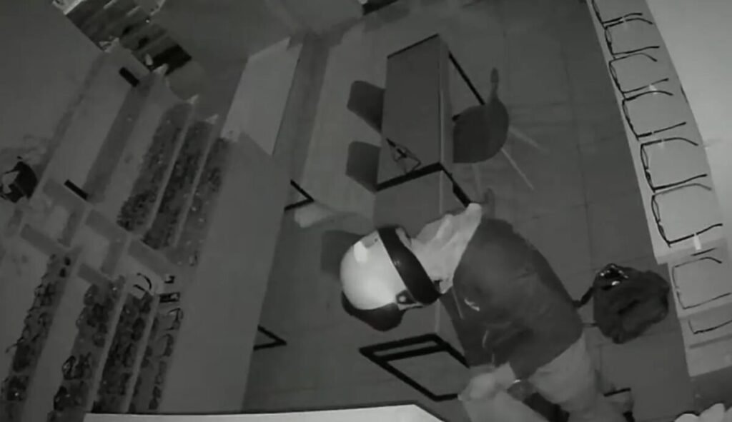 Homem invade ótica durante a madrugada e furta quase 180 relógios no interior do RN