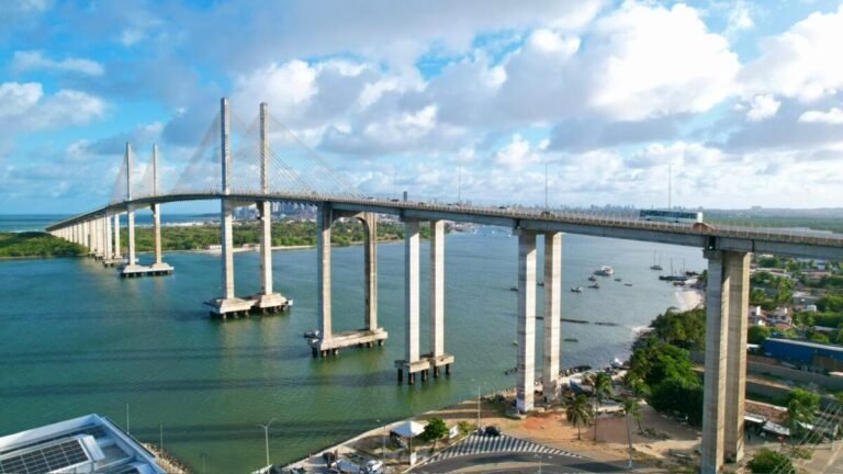 Mulher é encontrada morta em área de mata próxima a ponte Newton Navarro