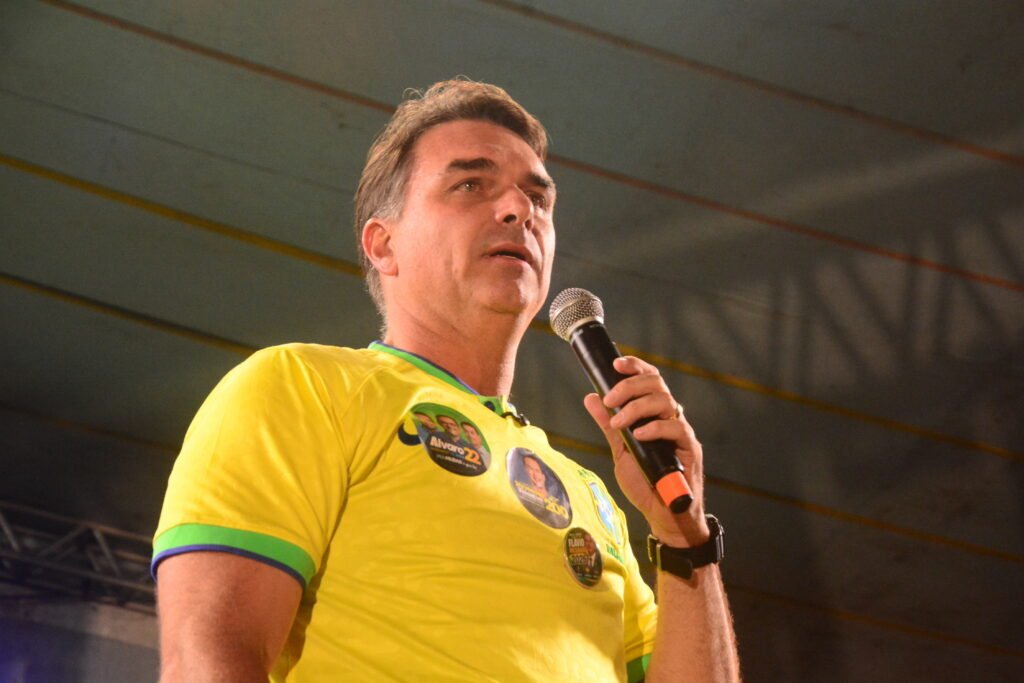 PF investiga destinação de emenda de Flávio Bolsonaro a instituto no Rio
