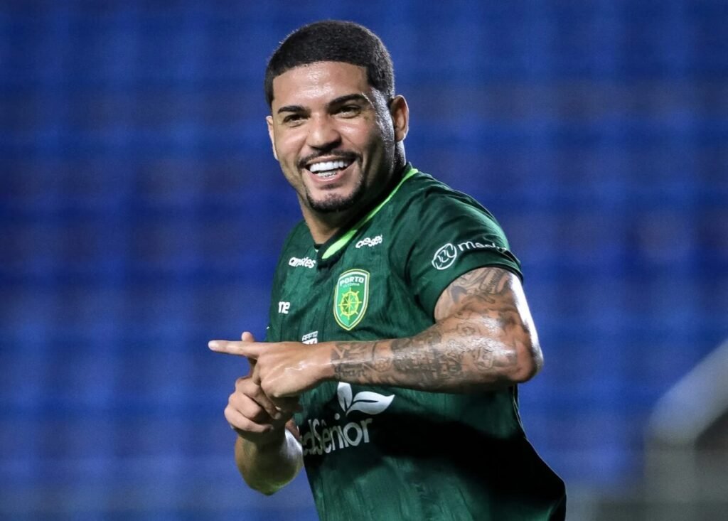 QFC anuncia atacante Pedro Felipe, ex-Atlético-GO e Guarani-MG
