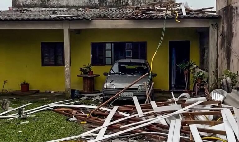 Quatro pessoas estão desaparecidas no RS após temporal
