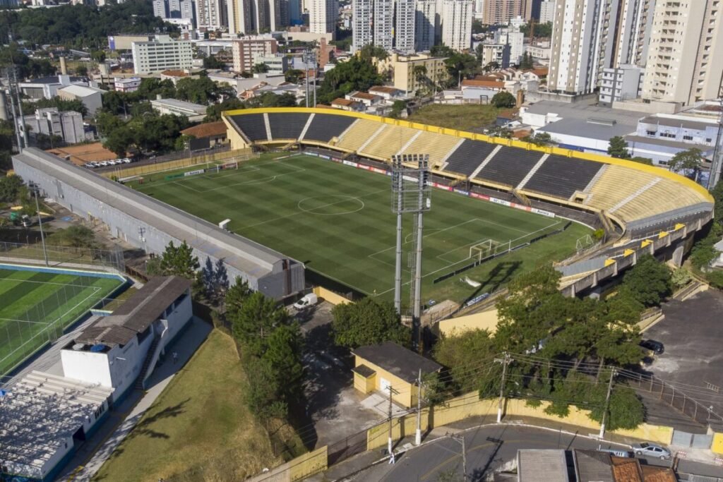 São Bernardo x Atlético-GO: onde assistir ao vivo, horário e escalações