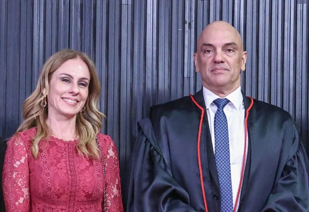 Vídeo mostra Moraes e esposa saindo de jatinho de empresa de Vorcaro em 2025; escritório Barci de Moraes nega irregularidade