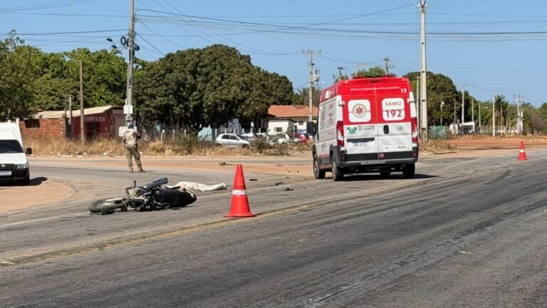 Acidente entre carro e moto deixa motociclista morto na BR-304 em Assú
