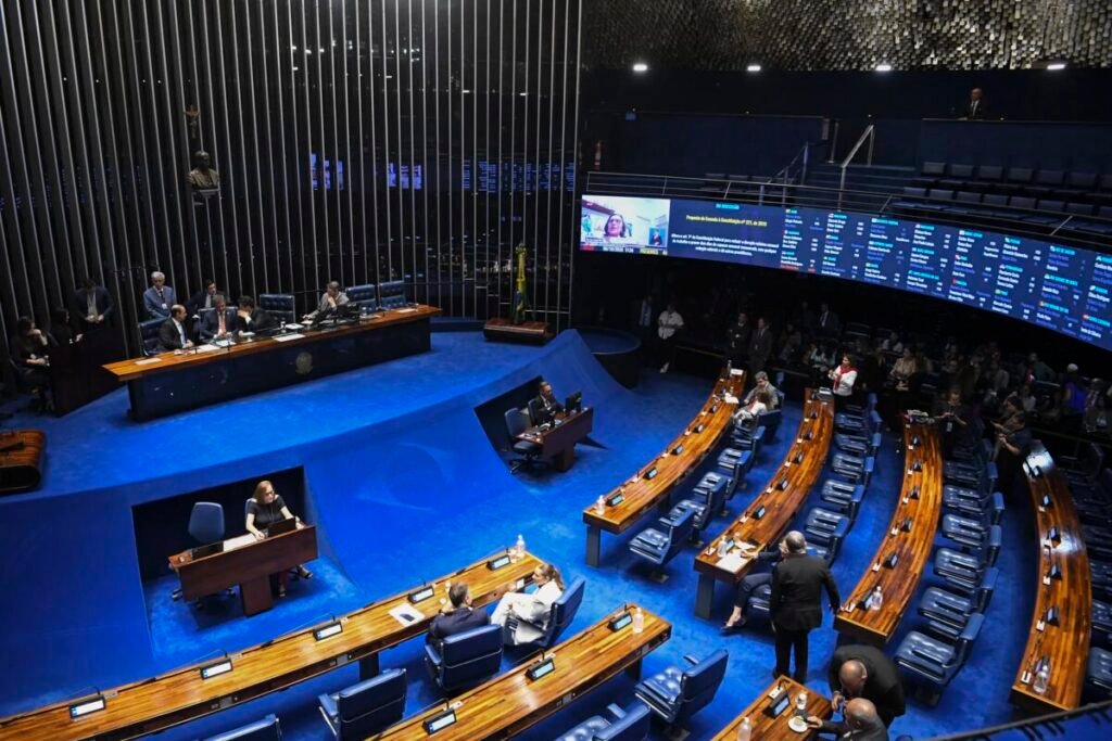 ANÁLISE: Escala 6x1 vira tema estratégico para Lula e Flávio Bolsonaro no 2º turno