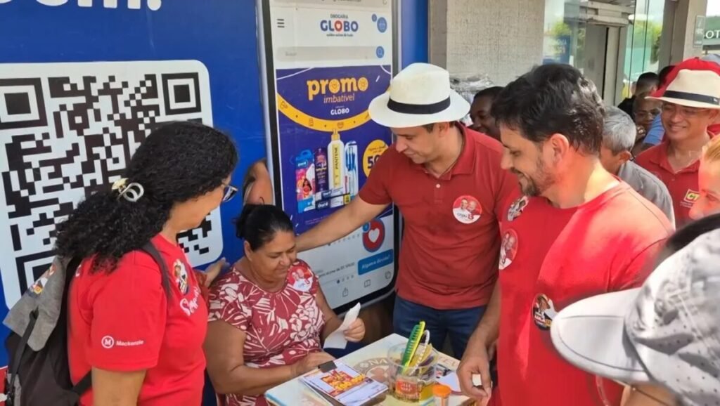 Cadu de Lula faz caminhada em Parnamirim e promete obras viárias e conclusão de Hospital Metropolitano