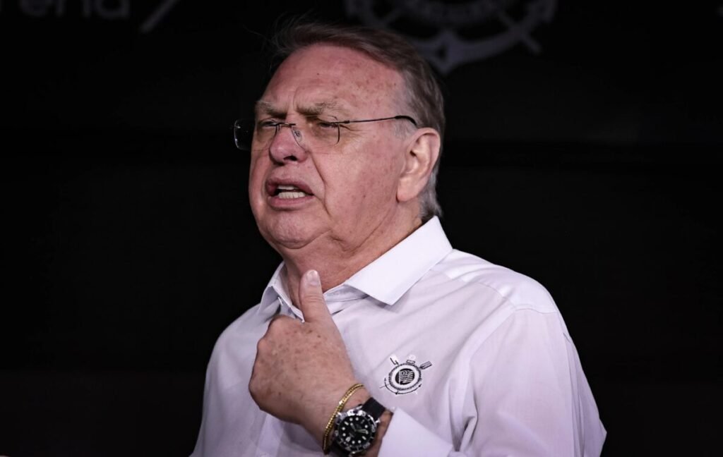 Conselho do Corinthians convoca Stabile para dar explicações após desabafo de Gabriel Paulista
