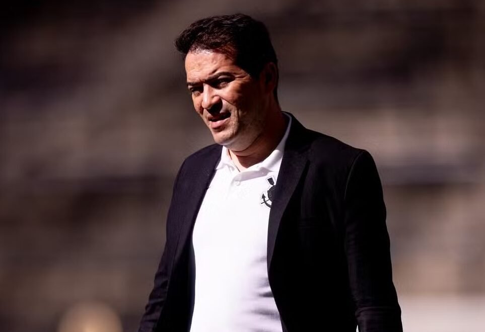 Corinthians anuncia saída do executivo de futebol Marcelo Paz