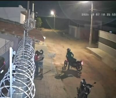 Dupla de criminosos Rouba moto de mulher no Conjunto Nova Mossoró