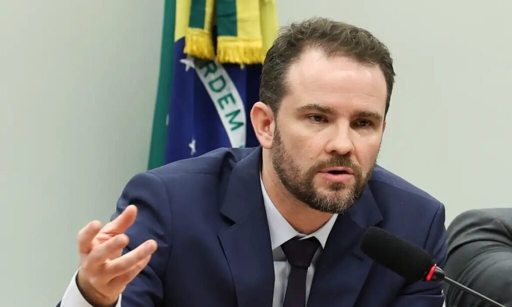 Durigan prevê envio de MP do Imposto Seletivo após eleições