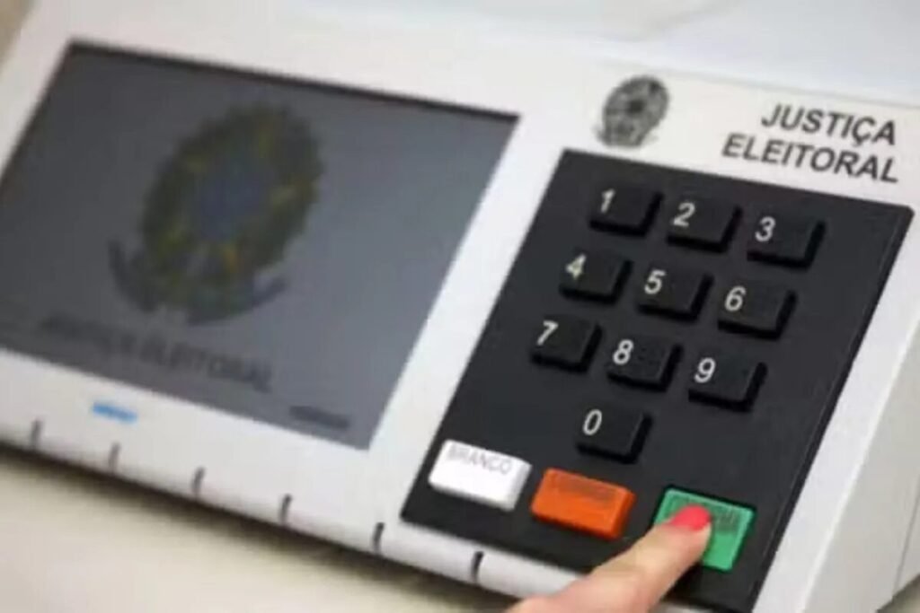 Em Umuarama, votação inicia no escuro por falta de energia elétrica