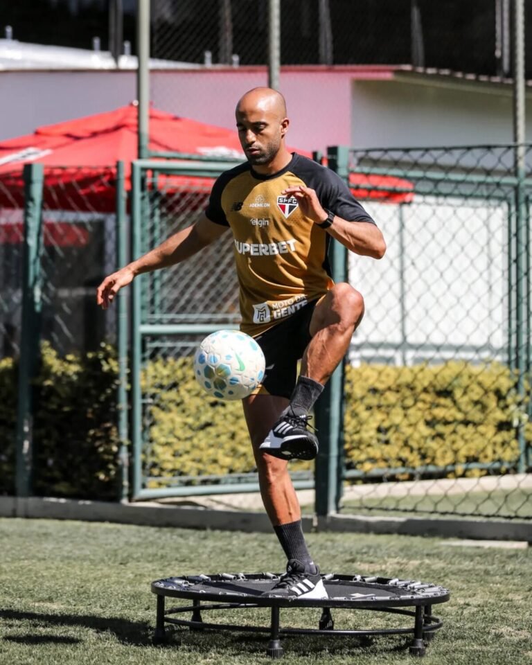 Escalação do São Paulo: Iago deve ser titular e Lucas Moura é liberado para jogar