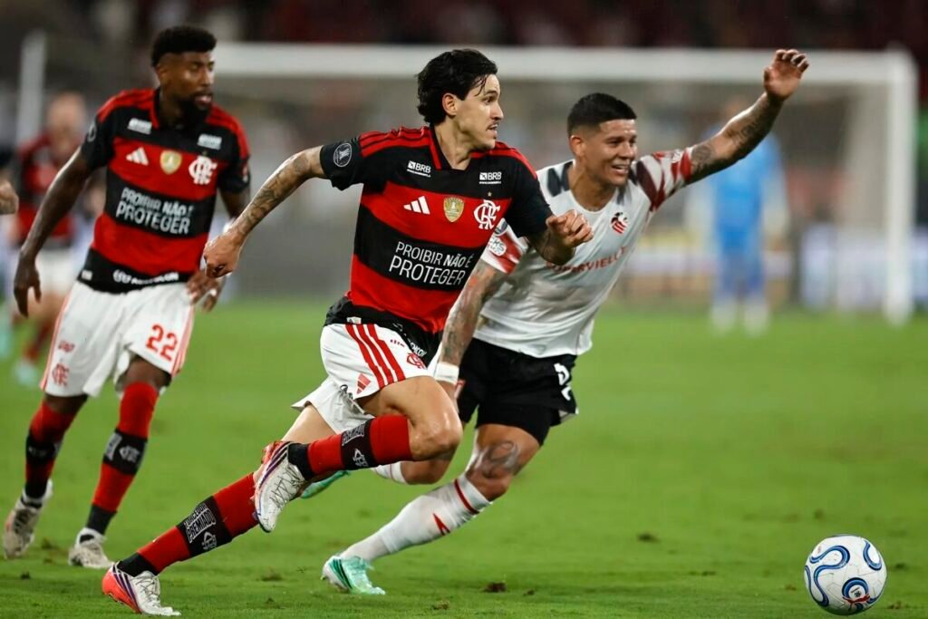 Flamengo recorre da escalação de Rojo, do Estudiantes, e tenta mudar classificação na Libertadores; entenda