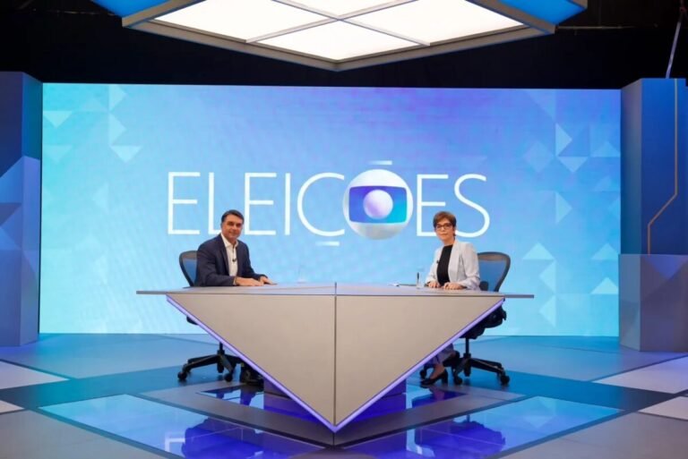Flávio Bolsonaro concede entrevista à Globo