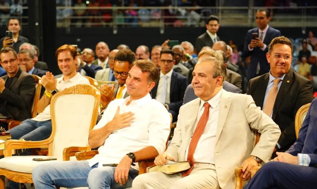 Flávio passa domingo reunido com prefeitos e vereadores de São Paulo