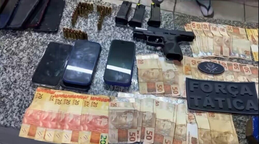 Força Tática prende suspeitos com arma, drogas, munições e dinheiro em Mossoró