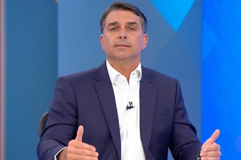 Globo afirma que almoço com Flávio não teve representantes do Jornalismo