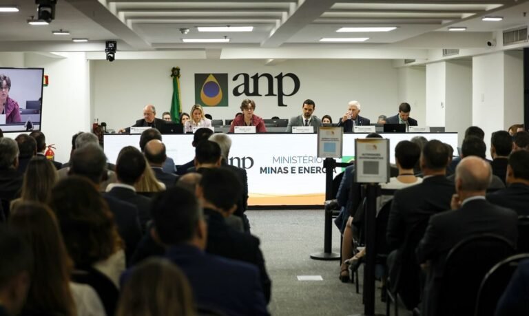 Leilão da ANP arrecada R$ 3 bilhões com a venda de 49 blocos
