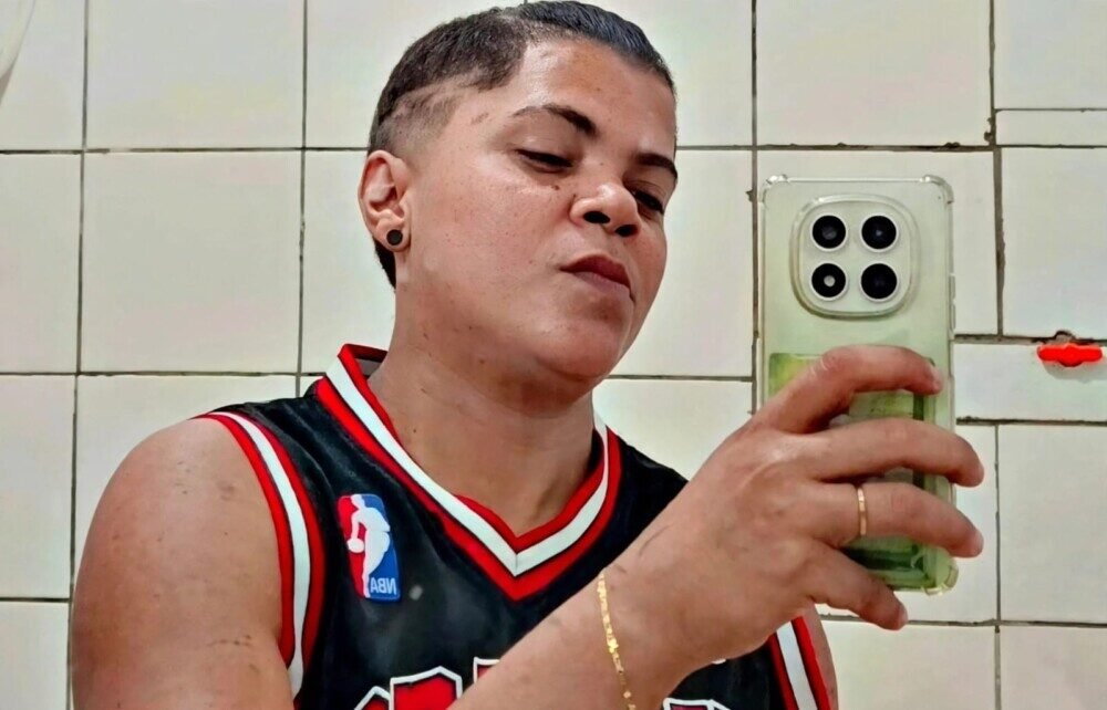 Mulher é morta a tiros dentro de comércio na praia de São Cristóvão, em Areia Branca-RN
