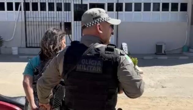 Mulher furta moto tenta trocar por drogas e termina presa pela PM em Caicó-RN