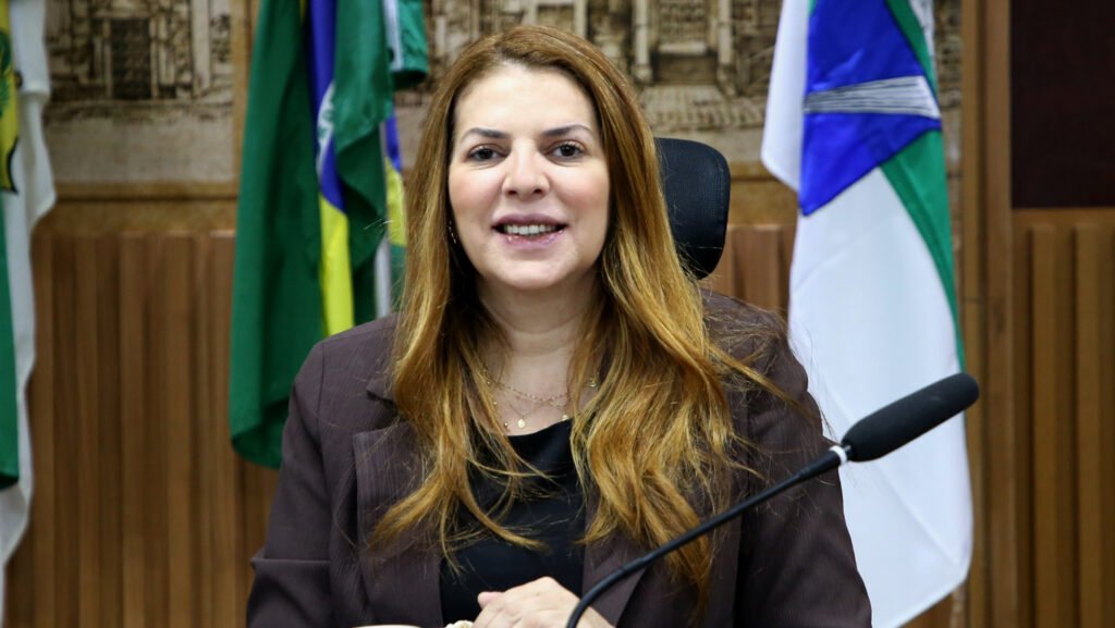 Nina Souza defende parceria com Rogério Marinho e Flávio Bolsonaro para ampliar acesso à água no RN