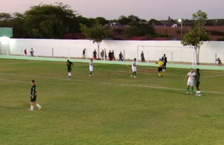 Palmeira empata sem gols com Baraúnas e segue líder da Segundona