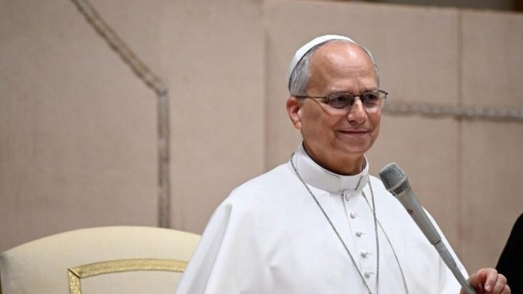 Papa Leão XIV será internado nesta terça para retirar nódulo no pulmão