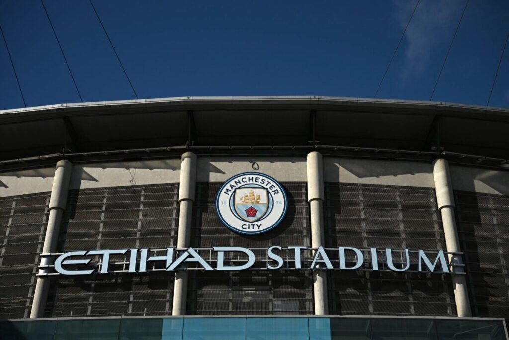 Patrocinadora do Manchester City estuda ação legal contra Premier League por prejuízos gerados