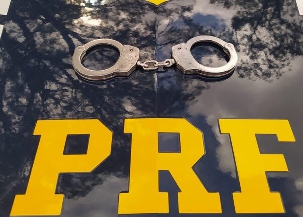 PRF prende traficante na BR-304 em Mossoró
