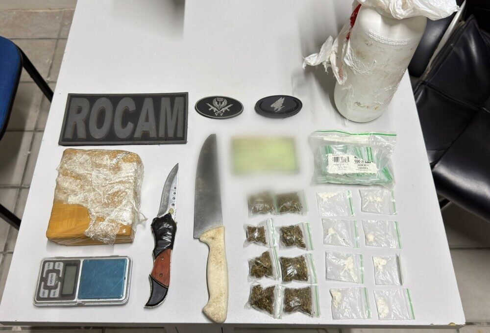 ROCAM apreende maconha, cocaína e balança de precisão durante ação no Alto de São Manoel, em Mossoró