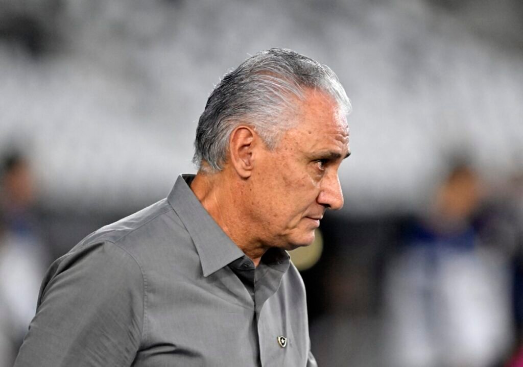 Tite comemora vitória dominante do Botafogo sobre a Chapecoense: "Tínhamos essa responsabilidade"