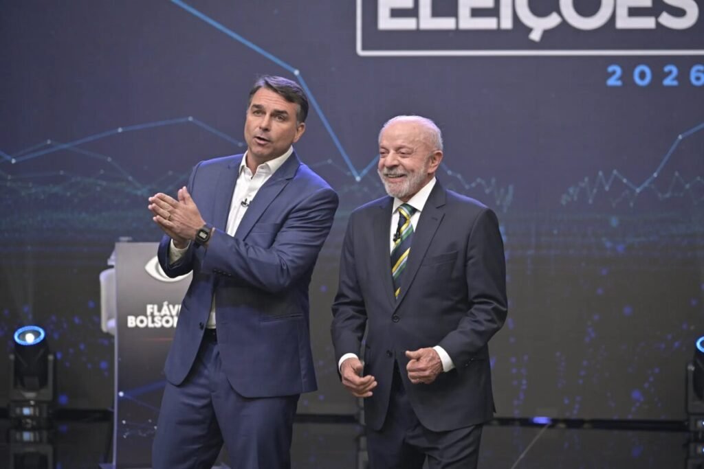 Veja o que é #FATO ou #FAKE nas falas de Flávio Bolsonaro e Lula no debate da Band no 2º turno das eleições 2026